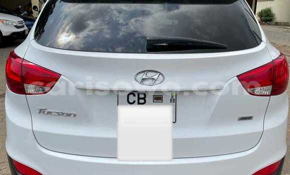 Buy Used Hyundai Tucson White Car in Cotonou in Benign