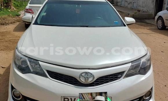 Sayi Na hannu Toyota Camry White Mota in Cotonou a Benin Sayi Na hannu Toyota Camry White Mota in Cotonou a Benin
