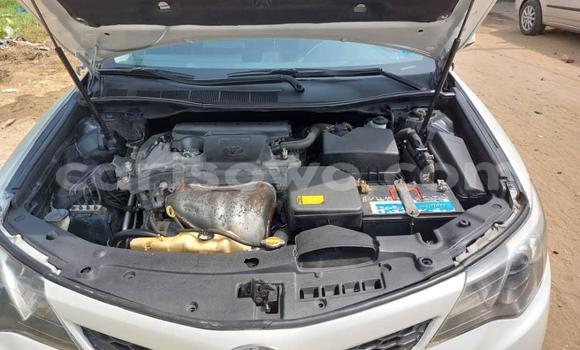 Sayi Na hannu Toyota Camry White Mota in Cotonou a Benin Sayi Na hannu Toyota Camry White Mota in Cotonou a Benin