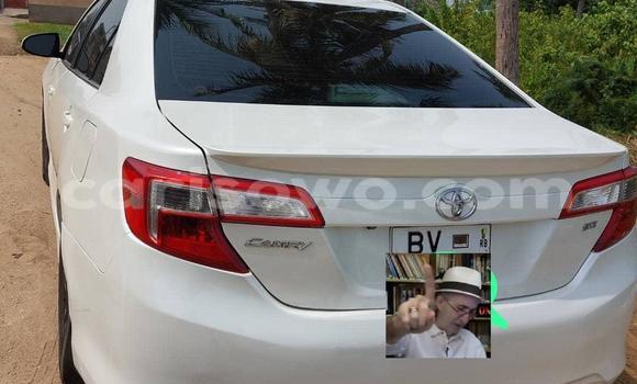 Sayi Na hannu Toyota Camry White Mota in Cotonou a Benin Sayi Na hannu Toyota Camry White Mota in Cotonou a Benin