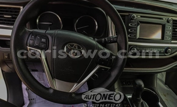 Sayi Na hannu Toyota Highlander White Mota in Cotonou a Benin Sayi Na hannu Toyota Highlander White Mota in Cotonou a Benin