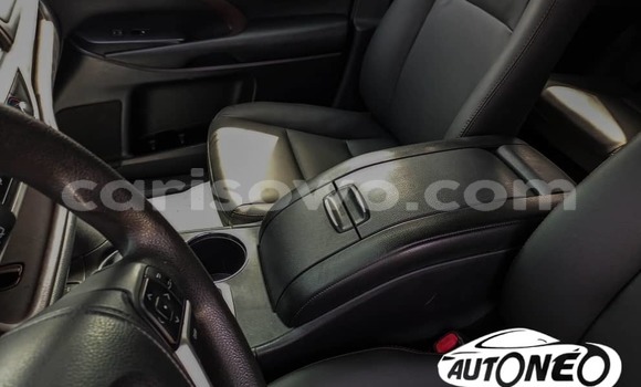 Sayi Na hannu Toyota Highlander White Mota in Cotonou a Benin Sayi Na hannu Toyota Highlander White Mota in Cotonou a Benin