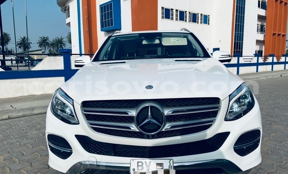 Acheter Occasion Voiture Mercedes-Benz GLE Blanc à Abomey Calavi, Benin Acheter Occasion Voiture Mercedes-Benz GLE Blanc à Abomey Calavi, Benin