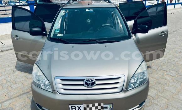 Acheter Occasion Voiture Toyota Avensis Verso Gris à Abomey Calavi, Benin