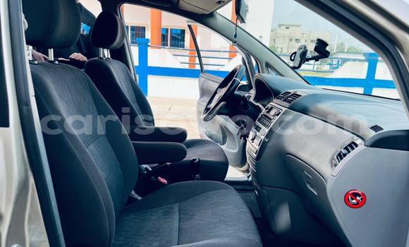 Acheter Occasion Voiture Toyota Avensis Verso Gris à Abomey Calavi, Benin Acheter Occasion Voiture Toyota Avensis Verso Gris à Abomey Calavi, Benin