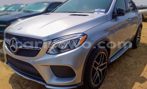 Sayi Na hannu Mercedes-Benz GLE Coupe Azurfa Mota in Cotonou a Benin