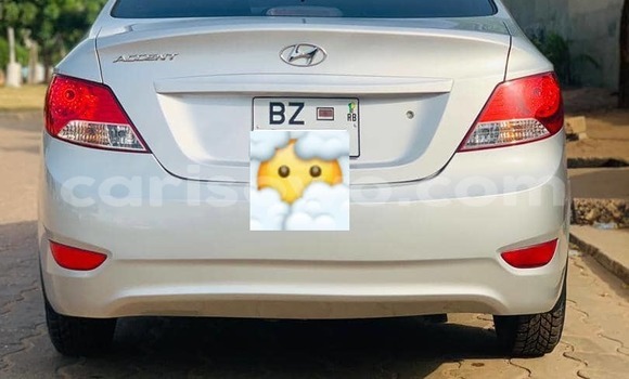 Ra Àlòkù Hyundai Accent funfun Ọkọ̀ in Cotonou ni Benin Ra Àlòkù Hyundai Accent funfun Ọkọ̀ in Cotonou ni Benin