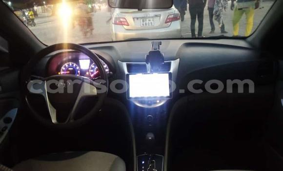 Ra Àlòkù Hyundai Accent funfun Ọkọ̀ in Cotonou ni Benin Ra Àlòkù Hyundai Accent funfun Ọkọ̀ in Cotonou ni Benin