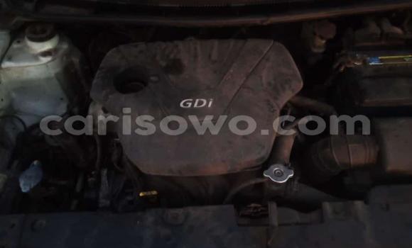 Ra Àlòkù Hyundai Accent funfun Ọkọ̀ in Cotonou ni Benin Ra Àlòkù Hyundai Accent funfun Ọkọ̀ in Cotonou ni Benin