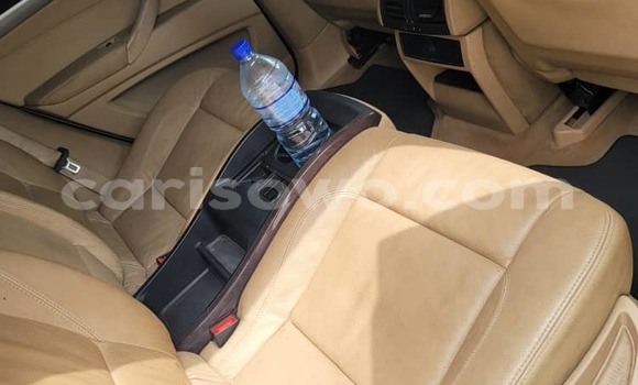 Ra Àlòkù BMW X6 funfun Ọkọ̀ in Cotonou ni Benin Ra Àlòkù BMW X6 funfun Ọkọ̀ in Cotonou ni Benin