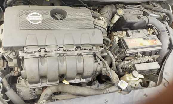 Sayi Na hannu Nissan Sentra Azurfa Mota in Cotonou a Benin