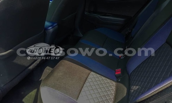 Sayi Na hannu Toyota C-HR Blue Mota in Cotonou a Benin Sayi Na hannu Toyota C-HR Blue Mota in Cotonou a Benin