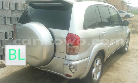 Acheter Occasion Voiture Toyota RAV4 Gris à Cotonou, Benin Acheter Occasion Voiture Toyota RAV4 Gris à Cotonou, Benin