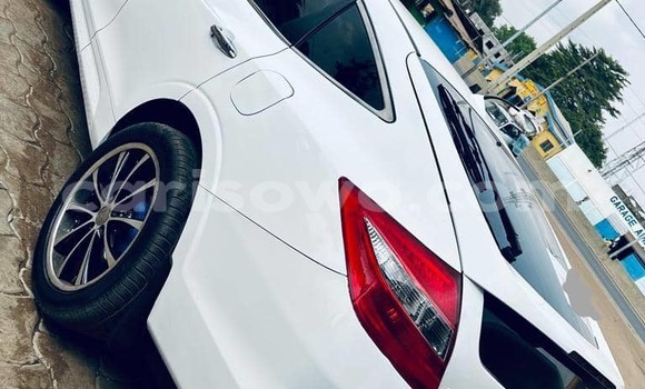 Buy Used Honda Crosstour White Car in Cotonou in Benign Buy Used Honda Crosstour White Car in Cotonou in Benign