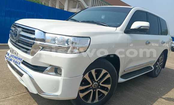 Acheter Occasion Voiture Toyota Land Cruiser Blanc à Cotonou, Benin Acheter Occasion Voiture Toyota Land Cruiser Blanc à Cotonou, Benin