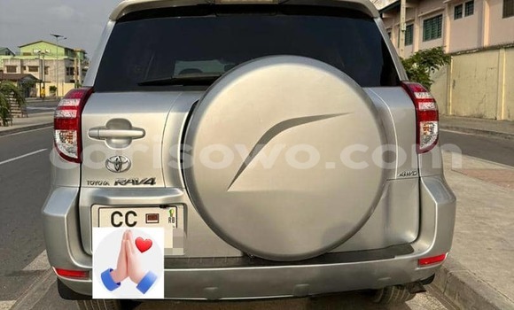 Acheter Occasion Voiture Toyota RAV4 Gris à Cotonou, Benin Acheter Occasion Voiture Toyota RAV4 Gris à Cotonou, Benin
