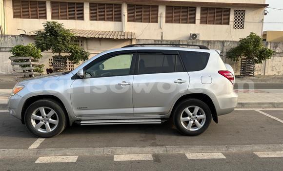 Acheter Occasion Voiture Toyota RAV4 Gris à Cotonou, Benin Acheter Occasion Voiture Toyota RAV4 Gris à Cotonou, Benin