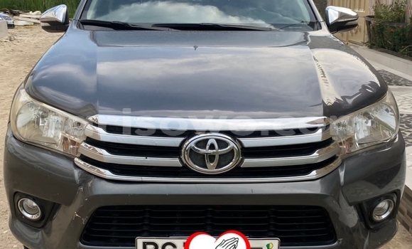 Buy Used Toyota Hilux Silver Car in Cotonou in Benign