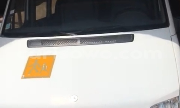 Acheter Occasion Utilitaire Mercedes‒Benz Sprinter Blanc à Cotonou, Benin Acheter Occasion Utilitaire Mercedes‒Benz Sprinter Blanc à Cotonou, Benin