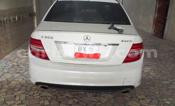 Buy Used Mercedes-Benz C–Class White Car in Abomey Calavi in Benign