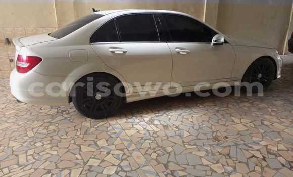 Acheter Occasion Voiture Mercedes-Benz C–Class Blanc à Abomey Calavi, Benin Acheter Occasion Voiture Mercedes-Benz C–Class Blanc à Abomey Calavi, Benin