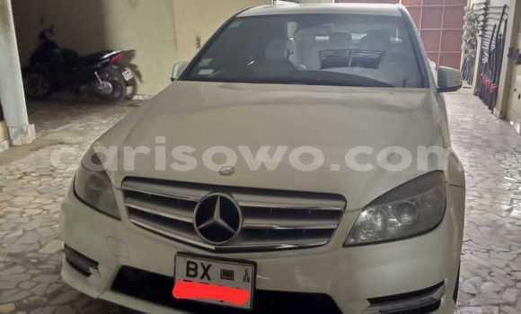 Acheter Occasion Voiture Mercedes-Benz C–Class Blanc à Abomey Calavi, Benin Acheter Occasion Voiture Mercedes-Benz C–Class Blanc à Abomey Calavi, Benin