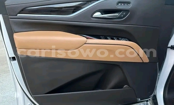 Acheter Import Voiture Cadillac Escalade Blanc à Cotonou, Benin Acheter Import Voiture Cadillac Escalade Blanc à Cotonou, Benin