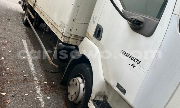 Acheter Occasion Voiture Renault 21 Blanc à Cotonou, Benin Acheter Occasion Voiture Renault 21 Blanc à Cotonou, Benin