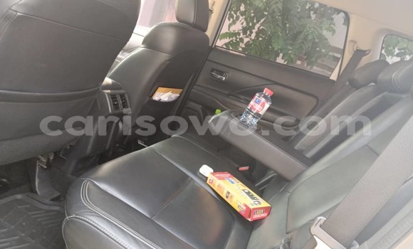 Ra Àlòkù Mitsubishi Outlander Silver Ọkọ̀ in Abomey Calavi ni Benin Ra Àlòkù Mitsubishi Outlander Silver Ọkọ̀ in Abomey Calavi ni Benin