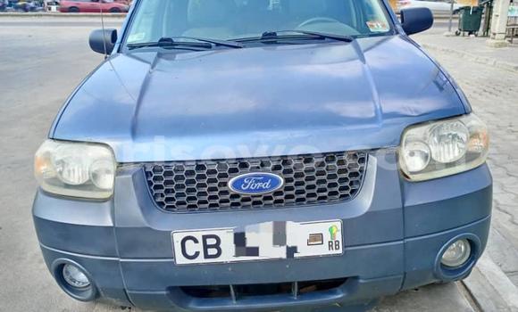 Acheter Occasion Voiture Ford Escape Bleu à Cotonou, Benin Acheter Occasion Voiture Ford Escape Bleu à Cotonou, Benin