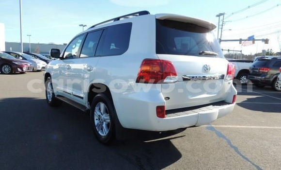Acheter Occasion Voiture Toyota Land Cruiser Blanc à Cotonou, Benin Acheter Occasion Voiture Toyota Land Cruiser Blanc à Cotonou, Benin