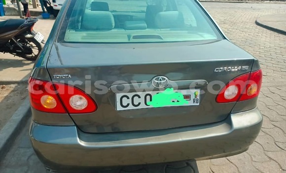 Sayi Na hannu Toyota Corolla Azurfa Mota in Cotonou a Benin Sayi Na hannu Toyota Corolla Azurfa Mota in Cotonou a Benin