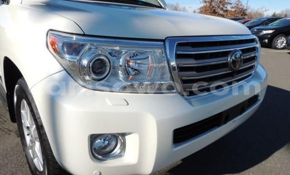 Acheter Occasion Voiture Toyota Land Cruiser Blanc à Cotonou, Benin Acheter Occasion Voiture Toyota Land Cruiser Blanc à Cotonou, Benin