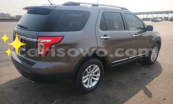 Sayi Na hannu Ford Explorer Azurfa Mota in Cotonou a Benin Sayi Na hannu Ford Explorer Azurfa Mota in Cotonou a Benin