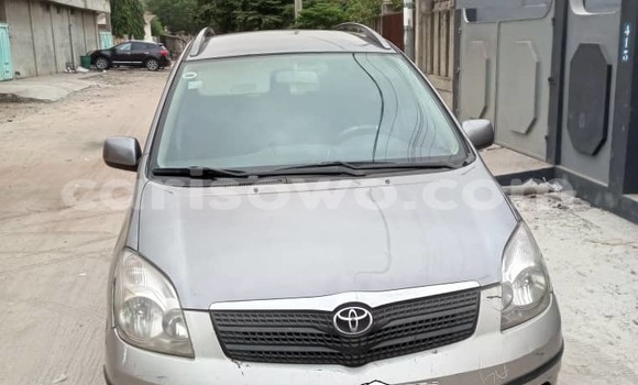Acheter Occasion Voiture Toyota Corolla Verso Gris à Cotonou, Benin