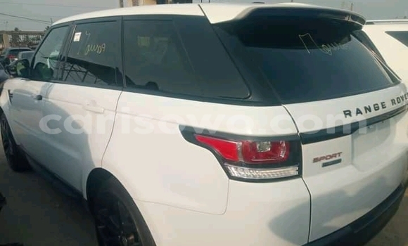 Sayi Na hannu Range Rover Range Rover White Mota in Cotonou a Benin