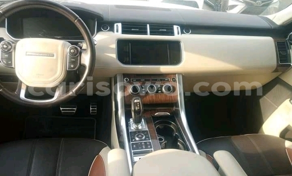 Ra Àlòkù Range Rover Range Rover funfun Ọkọ̀ in Cotonou ni Benin Ra Àlòkù Range Rover Range Rover funfun Ọkọ̀ in Cotonou ni Benin