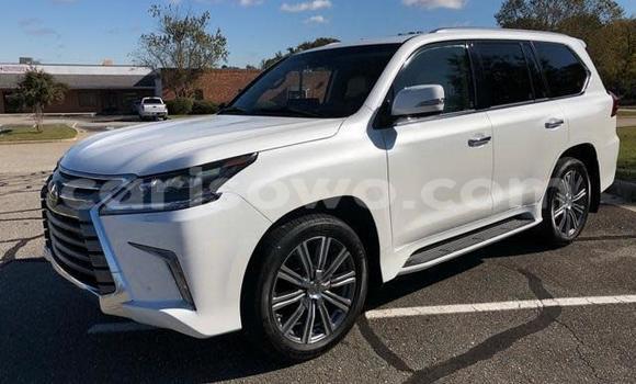 Acheter Occasion Voiture Lexus LX Blanc à Cotonou au Benin Acheter Occasion Voiture Lexus LX Blanc à Cotonou au Benin