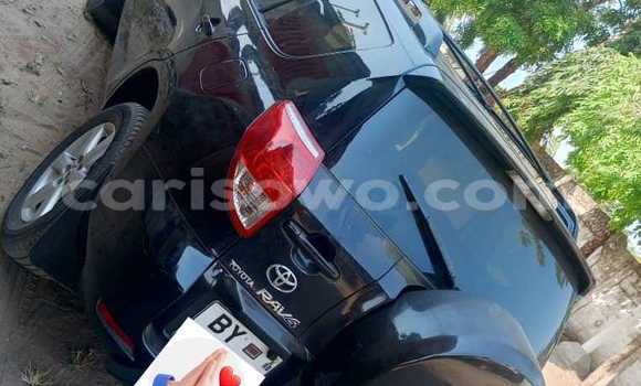 Sayi Na hannu Toyota RAV4 Blue Mota in Cotonou a Benin