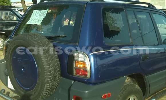 Ra Àlòkù Toyota RAV4 Blue Ọkọ̀ in Cotonou ni Benin Ra Àlòkù Toyota RAV4 Blue Ọkọ̀ in Cotonou ni Benin