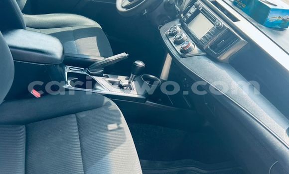 Ra Àlòkù Toyota RAV4 Silver Ọkọ̀ in Cotonou ni Benin Ra Àlòkù Toyota RAV4 Silver Ọkọ̀ in Cotonou ni Benin