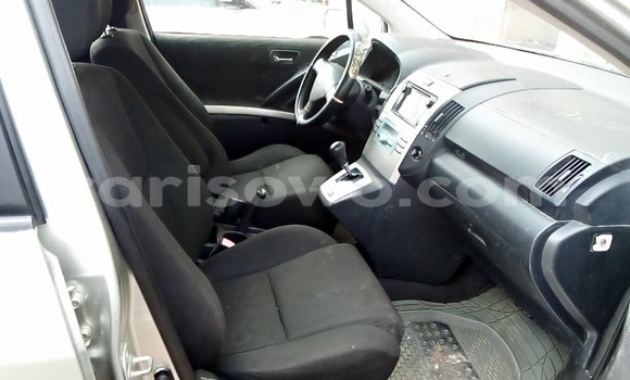 Acheter Occasion Voiture Toyota Corolla Verso Gris à Cotonou, Benin Acheter Occasion Voiture Toyota Corolla Verso Gris à Cotonou, Benin