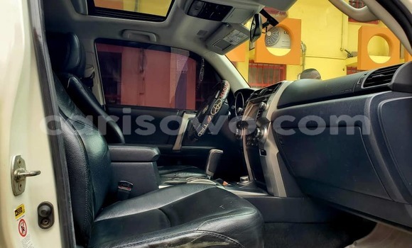 Sayi Na hannu Toyota 4Runner White Mota in Cotonou a Benin Sayi Na hannu Toyota 4Runner White Mota in Cotonou a Benin
