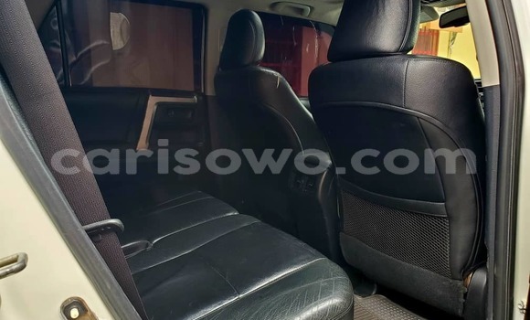 Sayi Na hannu Toyota 4Runner White Mota in Cotonou a Benin Sayi Na hannu Toyota 4Runner White Mota in Cotonou a Benin