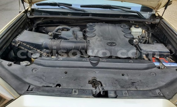 Sayi Na hannu Toyota 4Runner White Mota in Cotonou a Benin Sayi Na hannu Toyota 4Runner White Mota in Cotonou a Benin