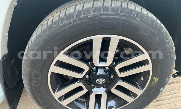 Sayi Na hannu Toyota Prado White Mota in Cotonou a Benin Sayi Na hannu Toyota Prado White Mota in Cotonou a Benin