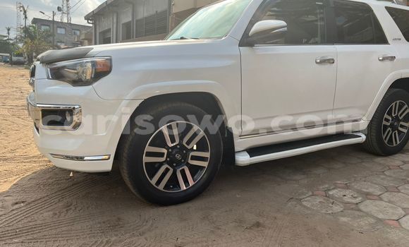 Sayi Na hannu Toyota Prado White Mota in Cotonou a Benin Sayi Na hannu Toyota Prado White Mota in Cotonou a Benin
