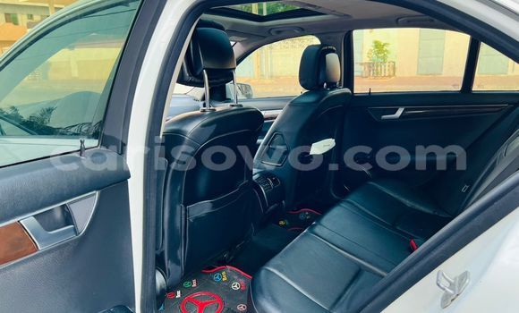Ra Àlòkù Mercedes-Benz C–Class funfun Ọkọ̀ in Abomey Calavi ni Benin Ra Àlòkù Mercedes-Benz C–Class funfun Ọkọ̀ in Abomey Calavi ni Benin