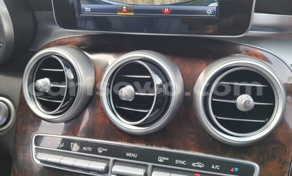 Acheter Occasion Voiture Mercedes-Benz GLC Noir à Cotonou, Benin Acheter Occasion Voiture Mercedes-Benz GLC Noir à Cotonou, Benin