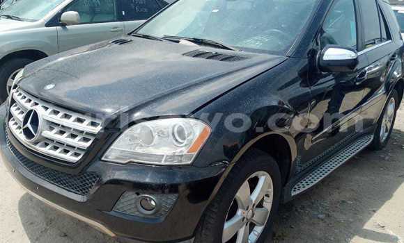 Acheter Occasion Voiture Mercedes-Benz ML–Class Noir à Cotonou, Benin Acheter Occasion Voiture Mercedes-Benz ML–Class Noir à Cotonou, Benin